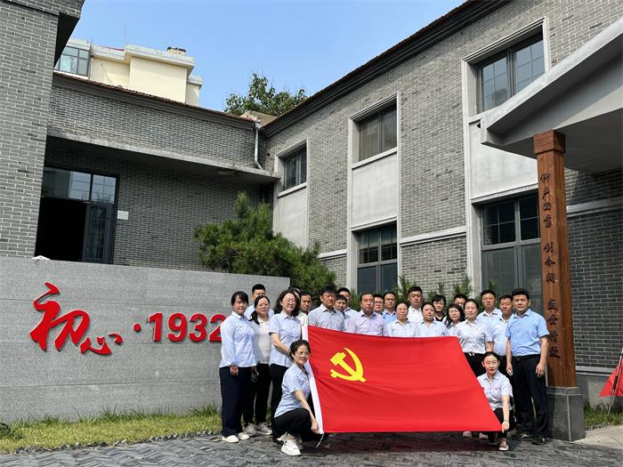中国尊龙集团
