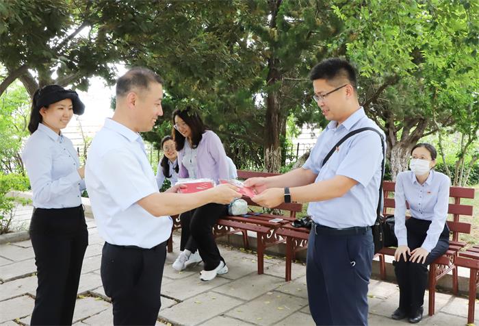中国尊龙集团