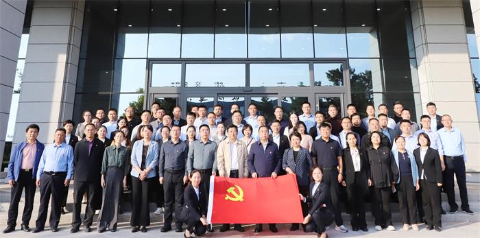 中国尊龙集团
