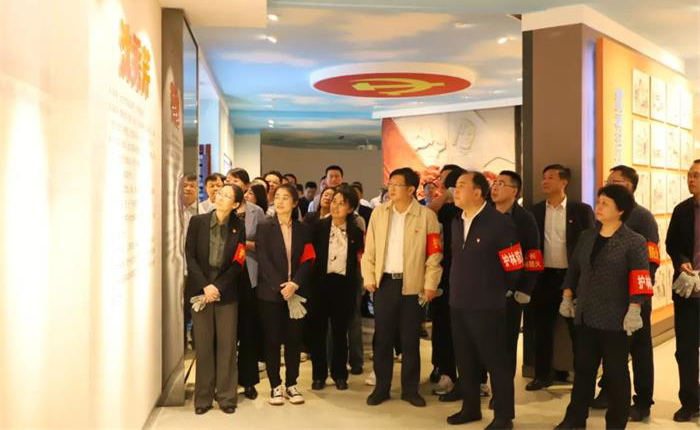 中国尊龙集团