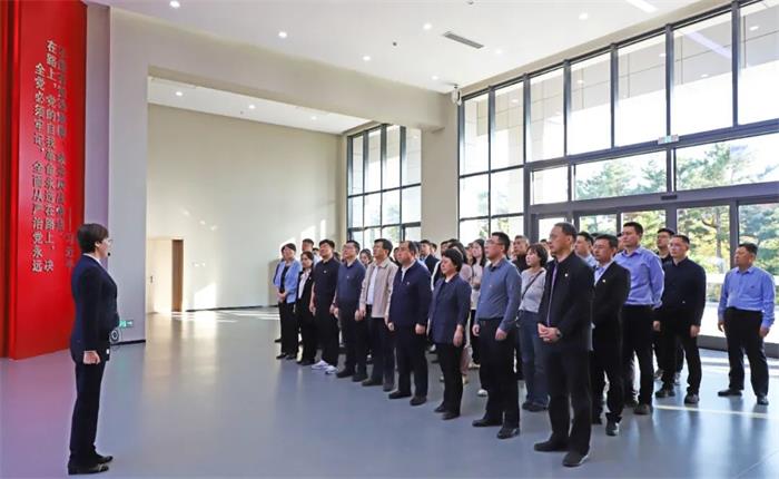 中国尊龙集团