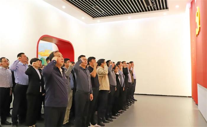中国尊龙集团